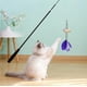 thumbnail image 1 of Juguete para gatos con plumas y cascabeles, juguete interactivo para gatitos y gatos, plumas reemplazables, juguete de entrenamiento para mascotas, juguete de plástico para gatos., 1 of 6
