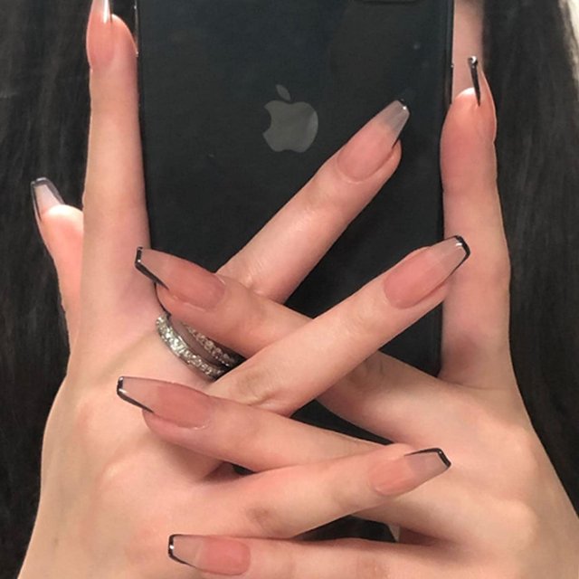 Apuakthei Uñas postizas de cobertura total con diseño de uñas postizas acrílicas negras para mujeres y niñas, 24 unidades
