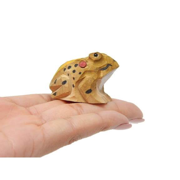 Toad Figurine Statue Decoration Small Animal Frog Art Sculpture Wood Carving Miniature