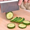 thumbnail image 4 of Cateissary Cortador de patatas con borde ondulado, utensilio de cocina para verduras de acero inoxidable, picador de frutas, herramienta de cocina Cocina y Comedor Cateissary HA6096-00B, 4 of 6