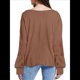 thumbnail image 3 of Blusas de Mujer con Cuello en V, Larga, Encaje, Elegantes, Informales, Modernas, de Gran Tamaño. Color Café M, 3 of 7
