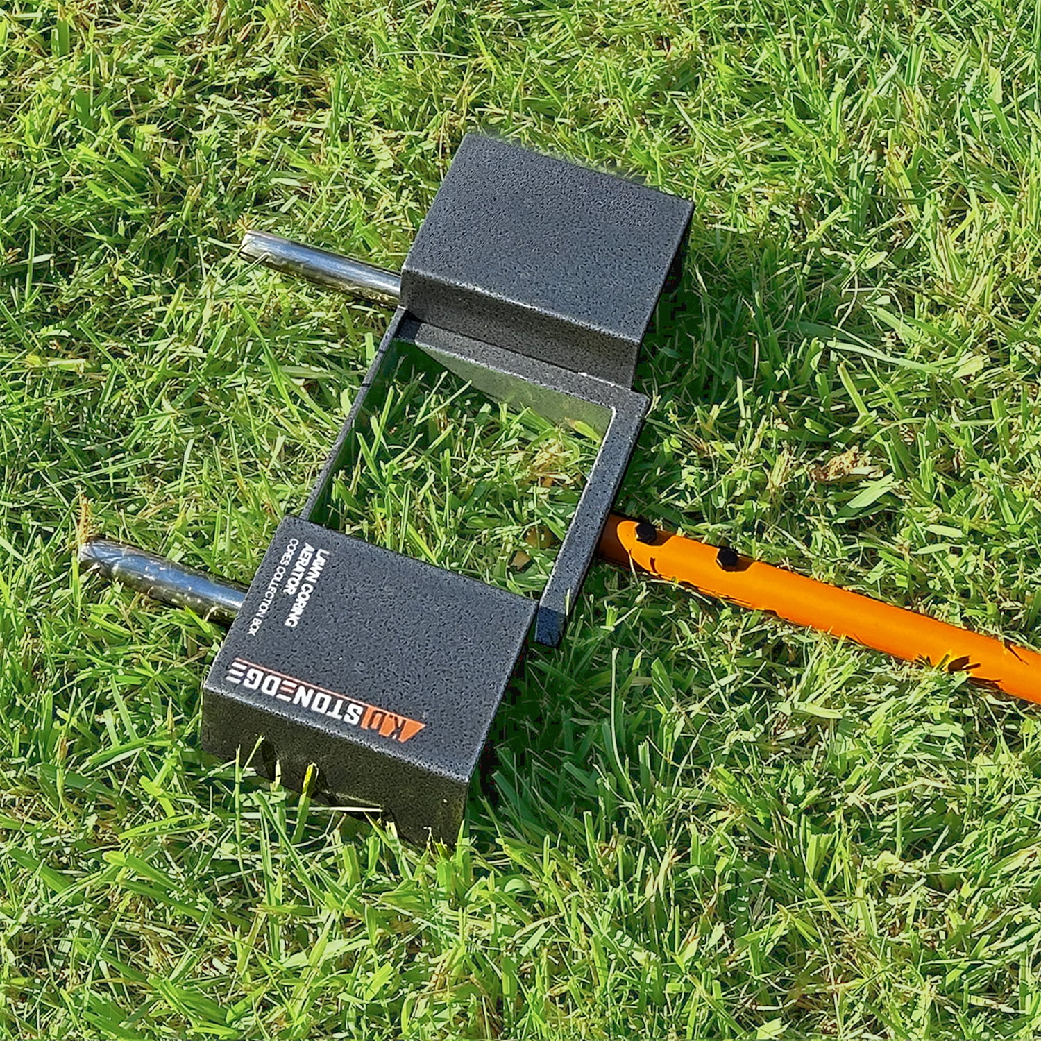 K.D STONEDGE Manual Lawn Coring Aerator Tool Pulling Plugs Collect Box Compacted Soil Improve Garden Yard Loosening Grass Aeration, 4 Replaceable Tines