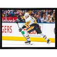thumbnail image 1 of Evgeni Malkin Pittsburgh Penguins Toile Encadrée de Rondelle Passeuse 20x29, 1 of 6