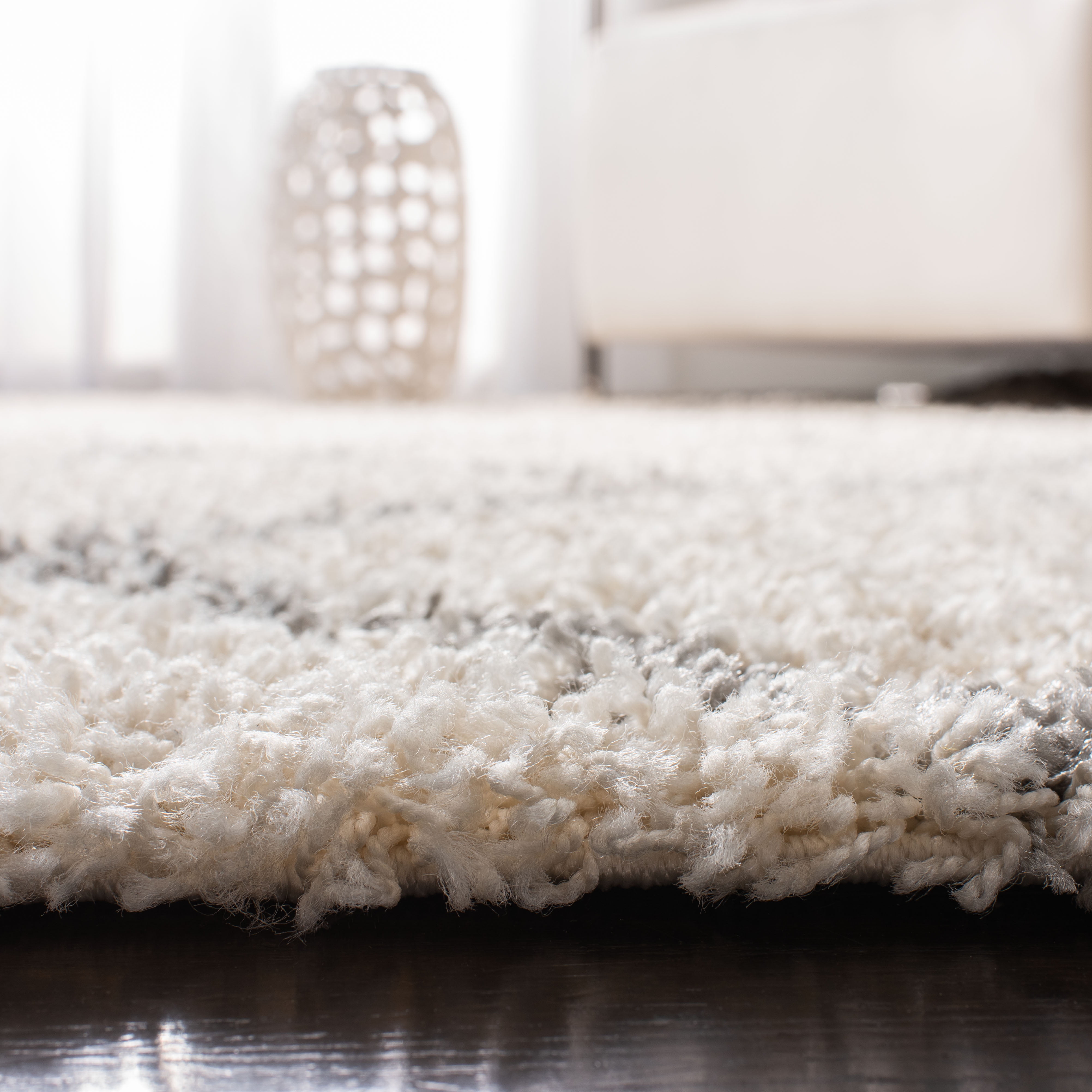 SAFAVIEH Daley Geometric Plush Shag Area Rug, Ivory/Grey, 4' x 4' Square