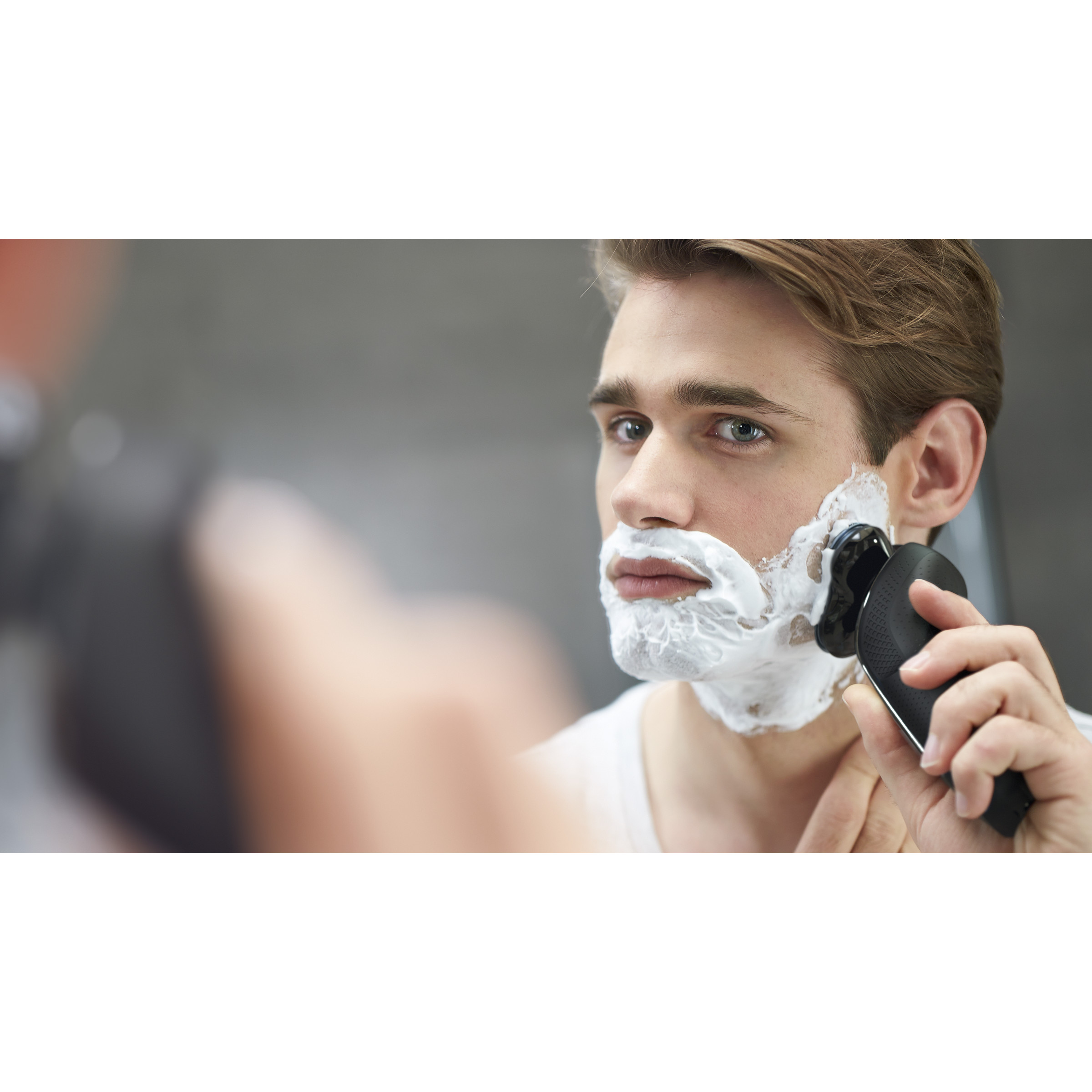 Philips Norelco Electric Shaver 6850 with Precision Trimmer and Nose Trimmer Attachment, S6850/85 - image 4 of 7