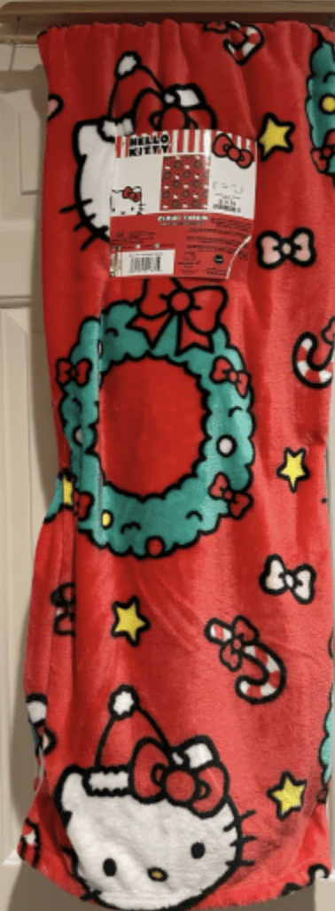 Hello Kitty Pepermint Wreath 60in x 70in Cloud Throw