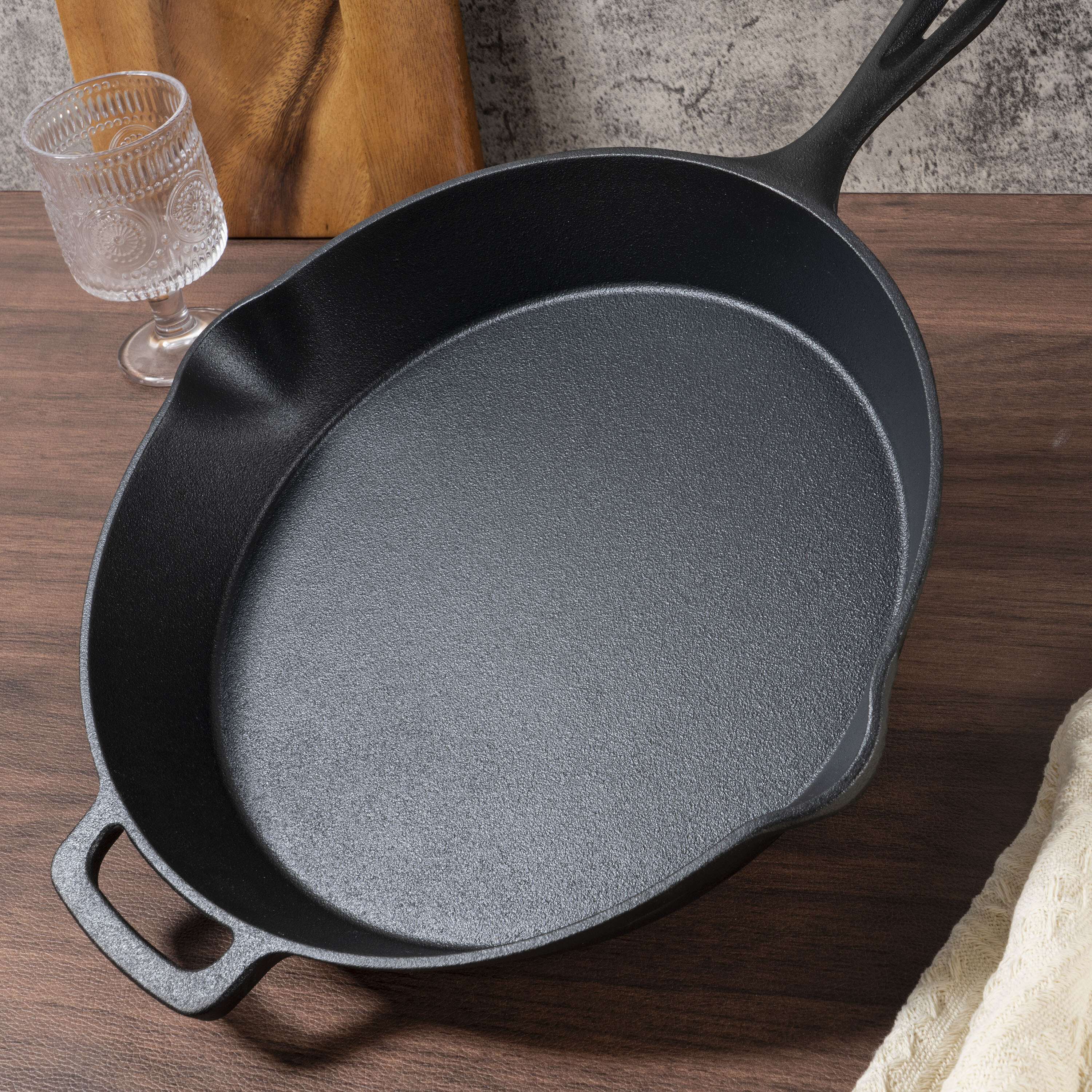 Mainstays 12-Inch Cast Iron Skillet, Black photo 3