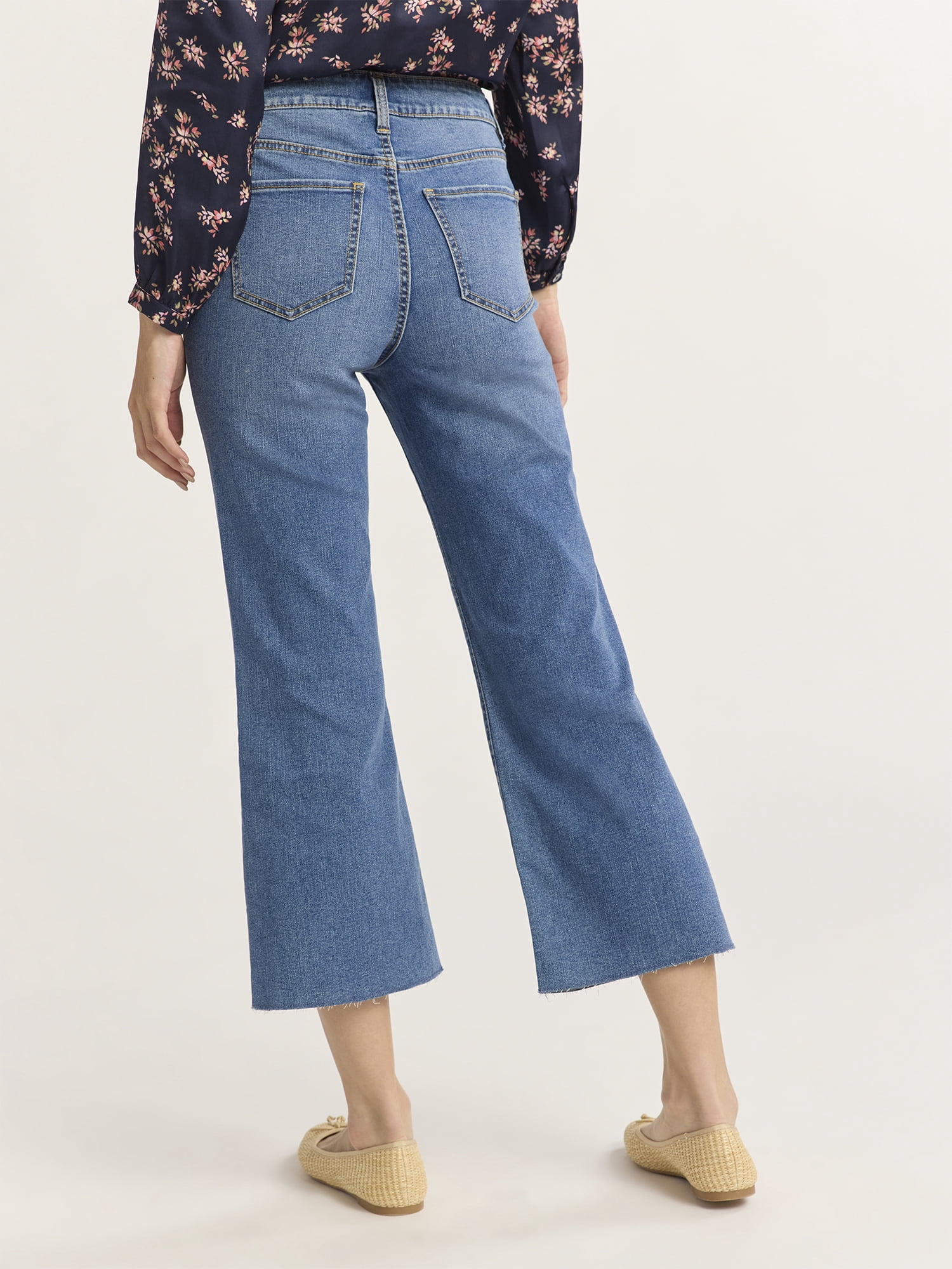 Time and Tru Women's Cropped Flare Jeans with Raw Hem, 26” Inseam, Sizes 2-20