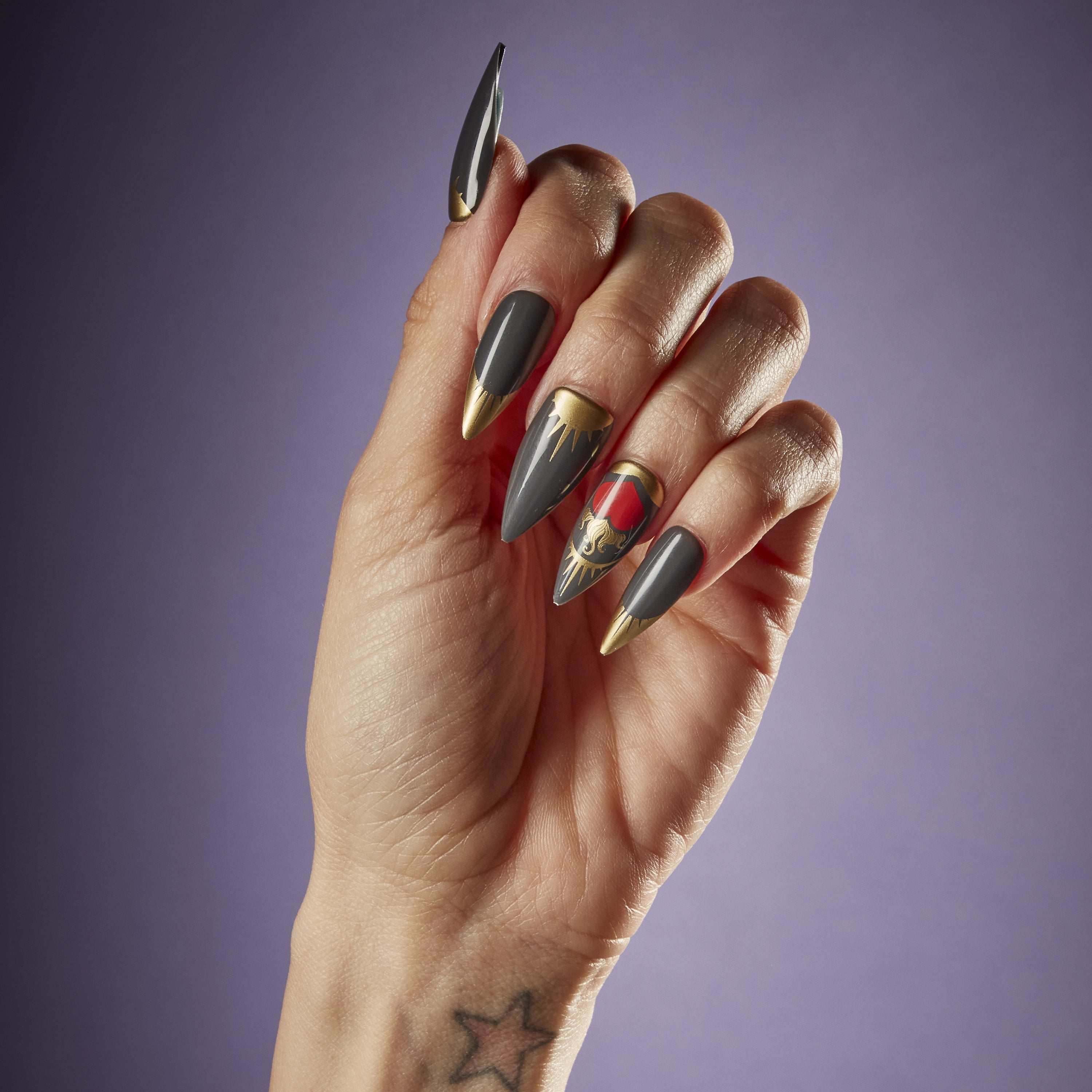 Salon Perfect Halloween Press On Nails, 232 Black Gold Heart Stiletto, 15 Nails