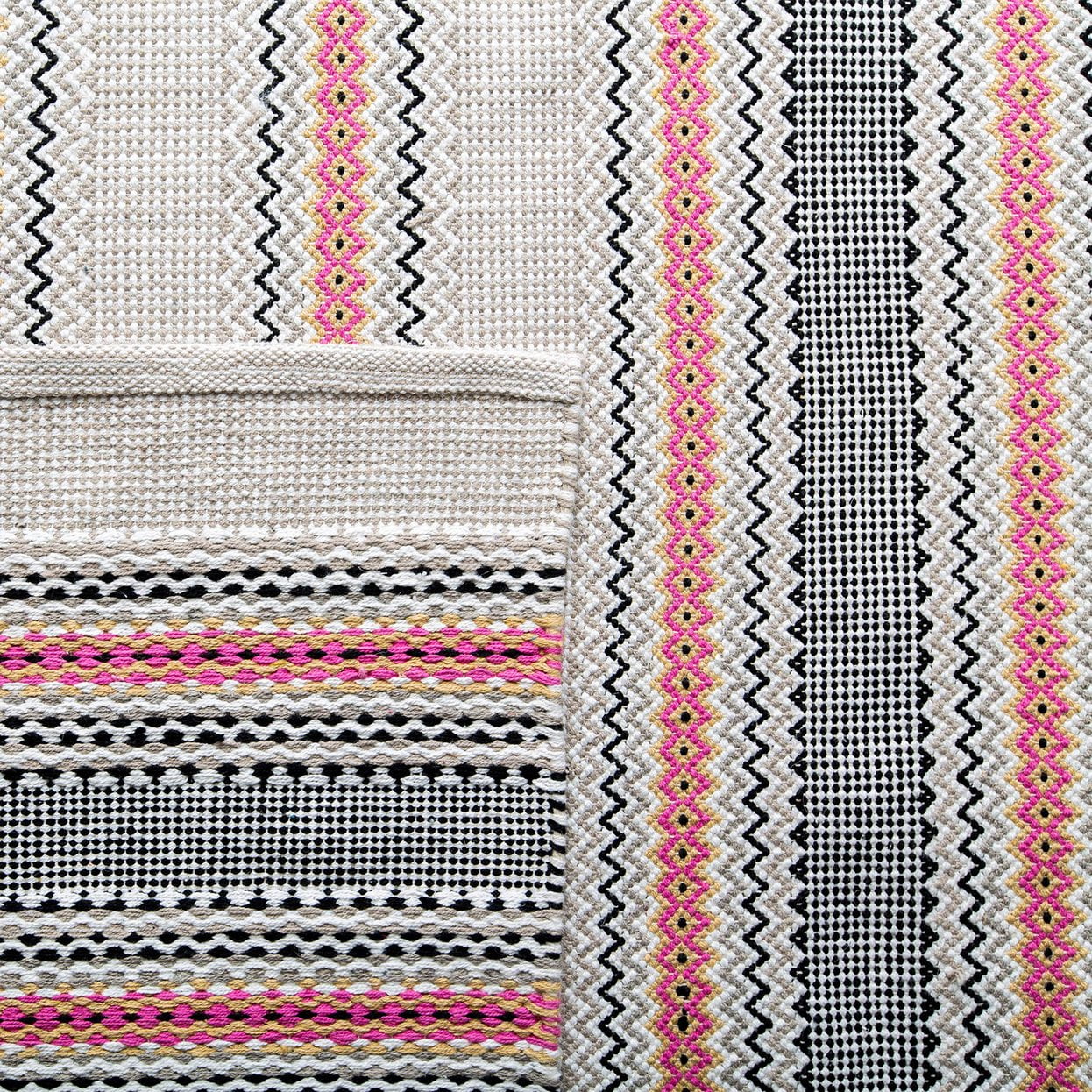 SAFAVIEH Montauk Spots Geometric Striped Cotton Area Rug, Pink/Beige, 6' x 9'