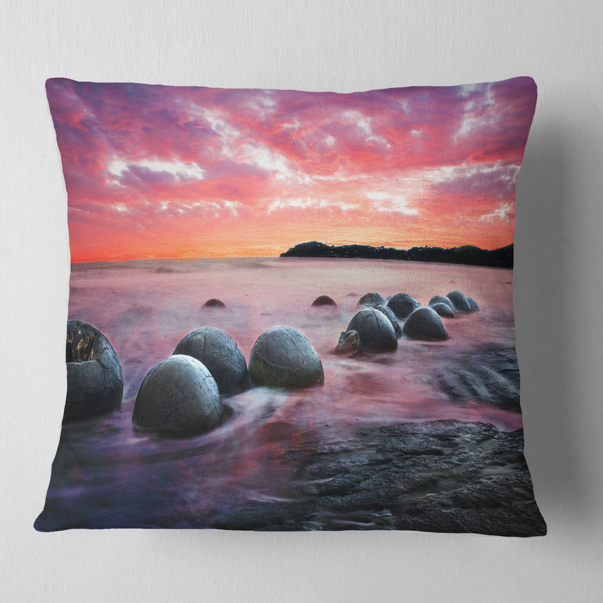 Designart Moeraki Boulders at Sunset - Seashore Photo Throw Pillow - 16x16