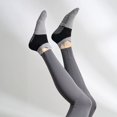thumbnail image 1 of Calcetines de yoga con dispensación binaural, antideslizantes, para mujer, para otoño e invierno, para interiores, con partículas de silicona, 1 of 2