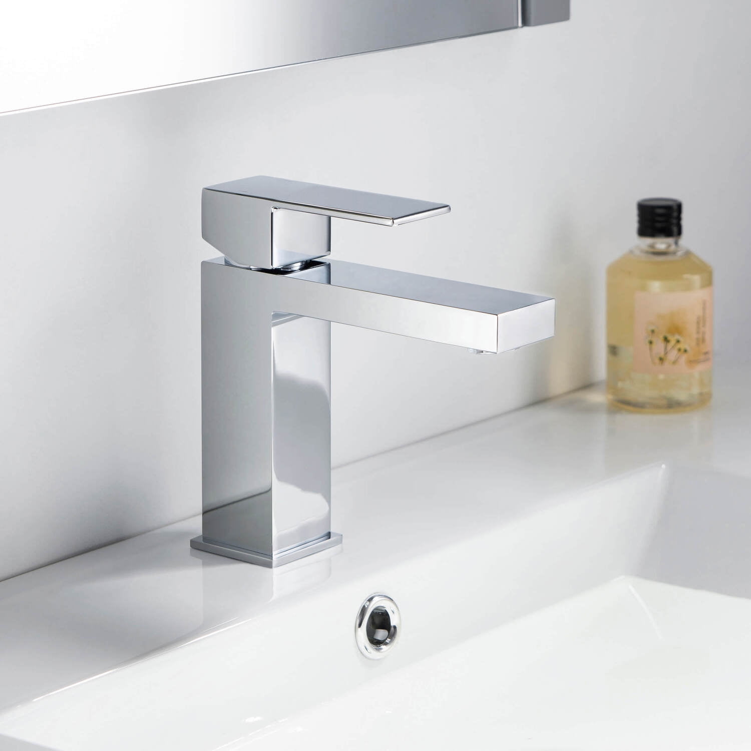Kibi Single Handle Bathroom Sink Faucet with Pop Up Drain