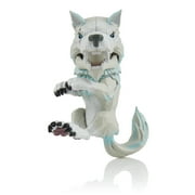 لعبة Dire Wolf من Fingerlings - Blizzard (أبيض وأزرق) - لعبة جماعية تفاعلية - بواسطة WowWee Electronic Pet