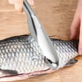 thumbnail image 1 of Twowood Hogar Escala de pescado de acero inoxidable Quitar raspado de limpieza rápida Peeler Scraper herramienta Twowood 21331, 1 of 6