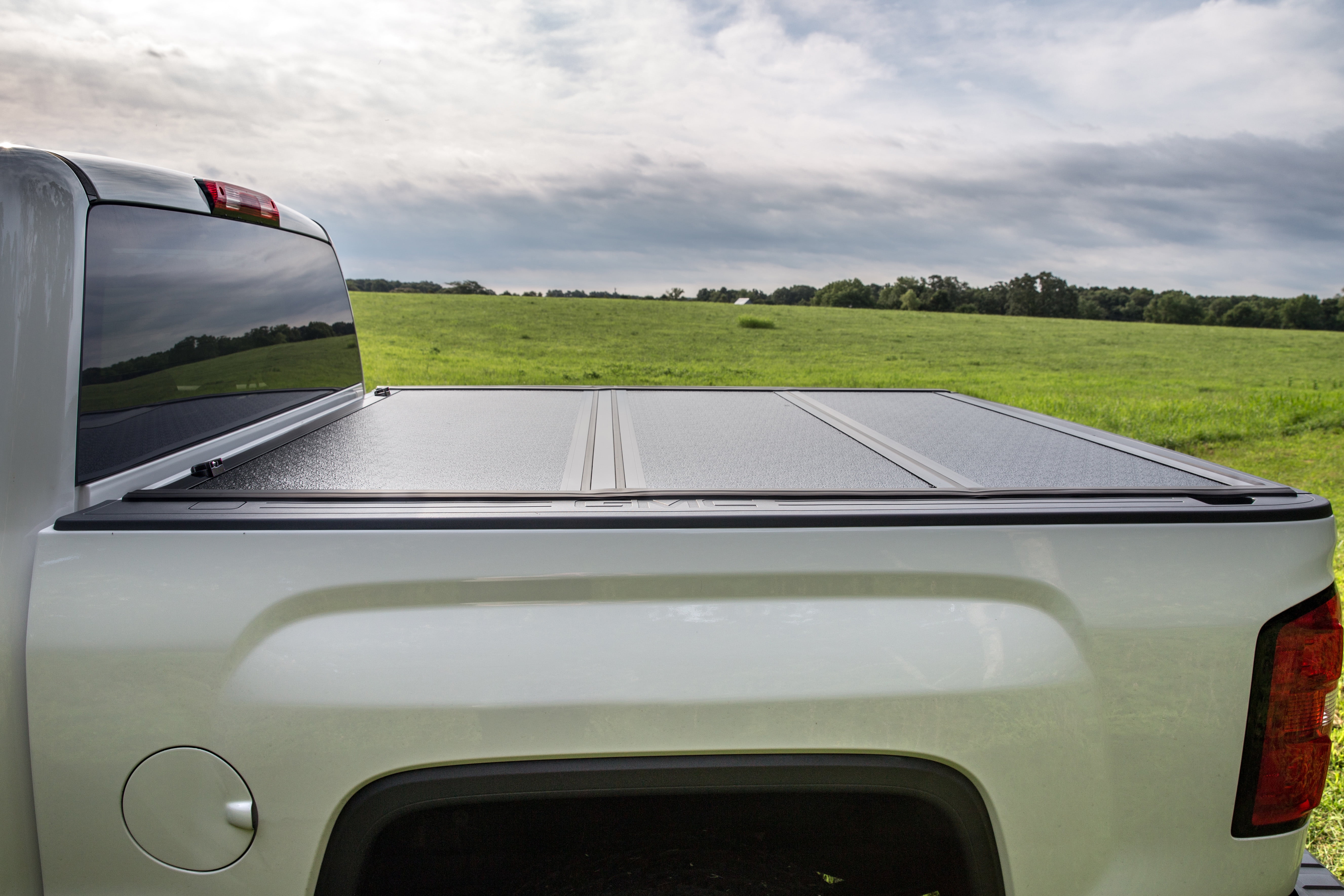 Trail FX Bed Liners TFX1527 TFX Standard Flush TriFold Tonneau Cover