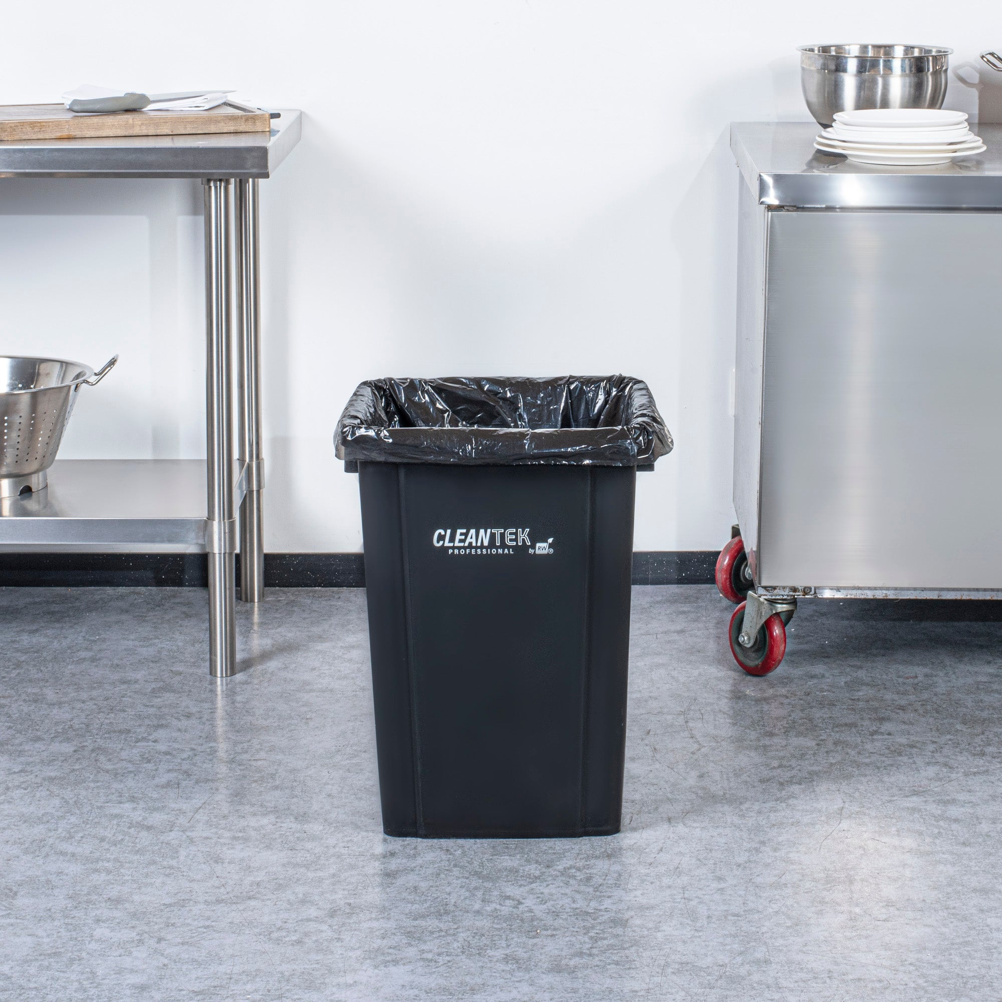 Clean Tek Professional 19 gal Square Black Plastic Trash Can - 16" x 16" x 21 1/4" - 1 count box
