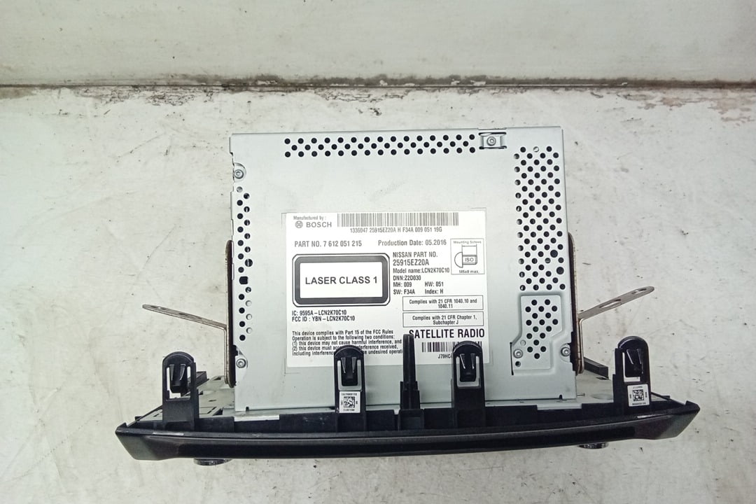 Pre-Owned 16 2016 Nissan Titan CD Player Radio Receiver with Navigation OEM - Verify Specific Vehicle Fitment In Description - (Good)