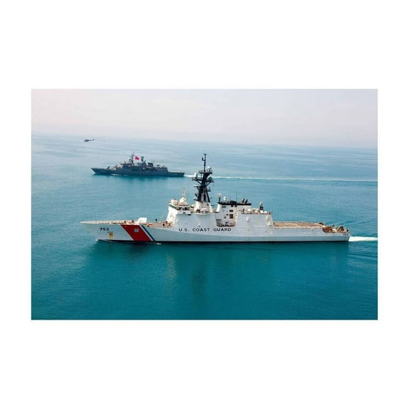 Old Modern Handicrafts CM116 30 in. USCGC Hamilton WMSL-753 Ship Model