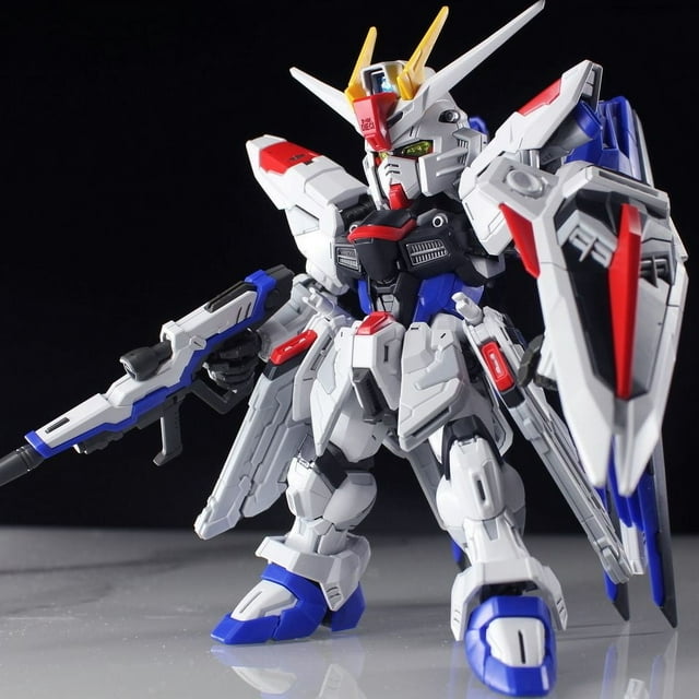 MGSD Freedom ZGMF-X10A Assemble The Model Action Figures Children'S Toy Desktop Decoration Collectible Gift With Bracket Sticker