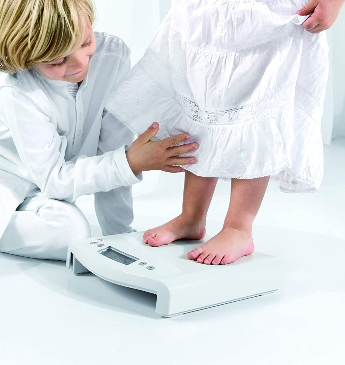 seca 354 - Digital Baby Scale with fine Graduation, Also usable as Flat Scale for Children