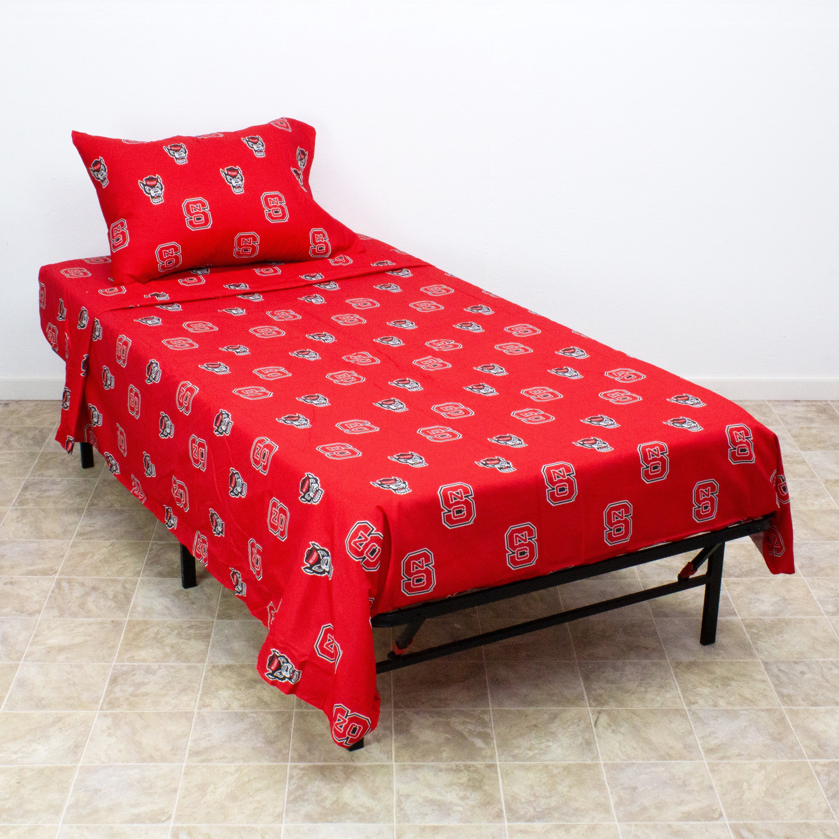 North Carolina State Wolfpack 100% cotton, 3 piece sheet set - flat sheet, fitted sheet, 1 pillow case, Twin XL, Team Colors