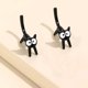 thumbnail image 5 of Lindos pendientes sencillos de gatito. Los pendientes creativos desmontables cuentan con un lindo diseño de gatito., 5 of 6