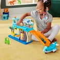 thumbnail image 4 of Fisher-Price Little People L'Aéroport des aventures quotidiennes, 4 of 6