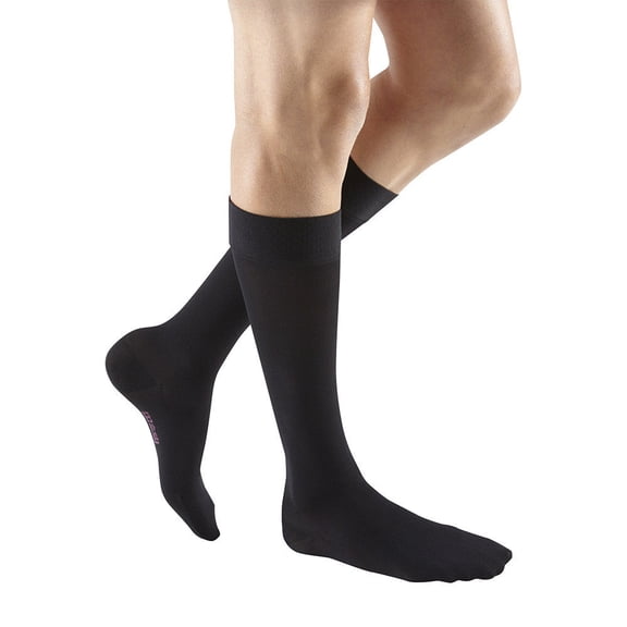 Medi Plus Closed Toe Knee Highs w/Silicone Dot Band - 20-30 mmHg Petite Wide Black VI Wide Petite 167-VI-BLACK