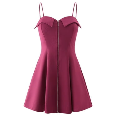 Sexy low-cut, waist-closed and belly-covered dress with halter top.