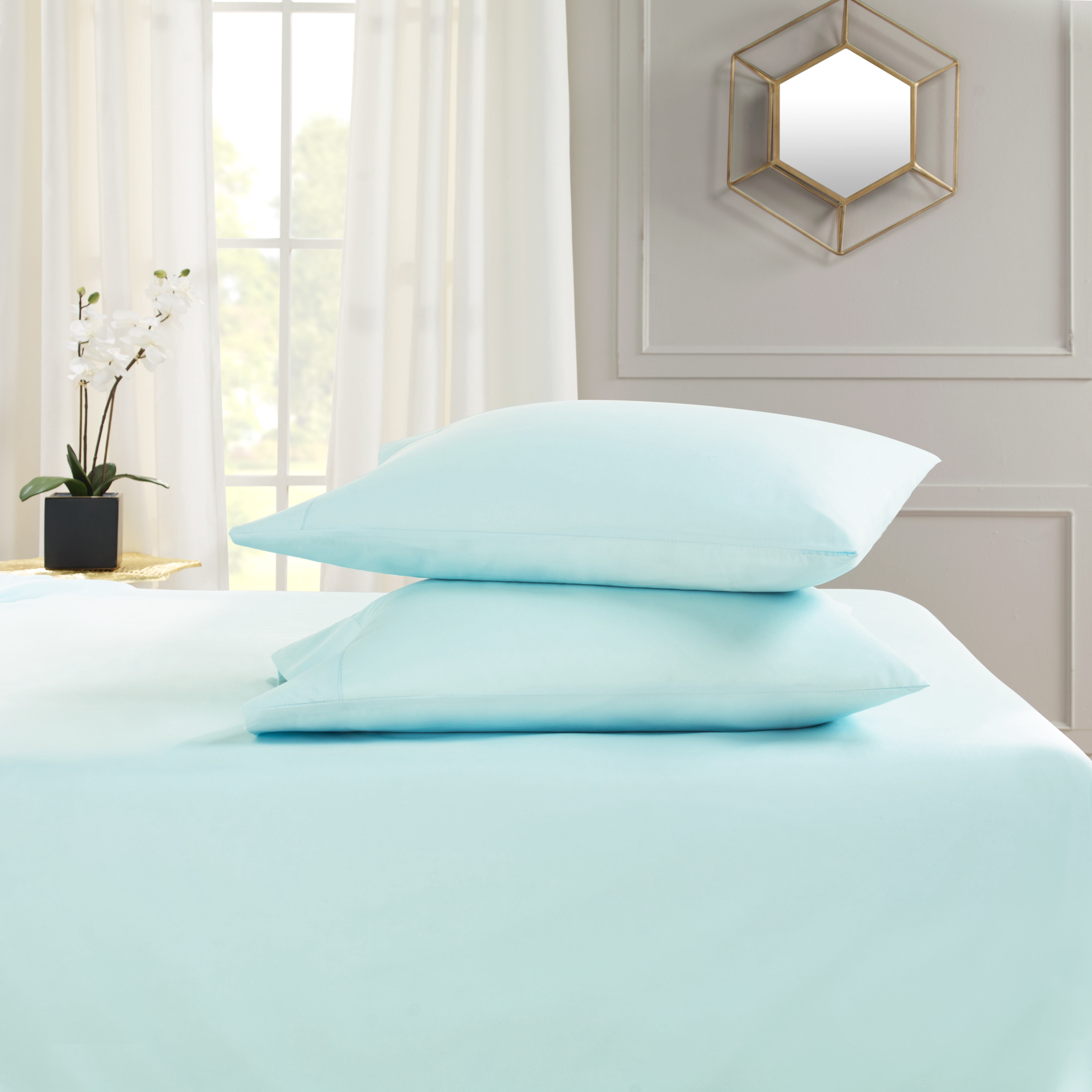 Hearth & Harbor Deep Pocket 4 Piece Solid Bed Sheet Set, 1800 Thread Count Microfiber Sheets, Full, Light Baby Blue
