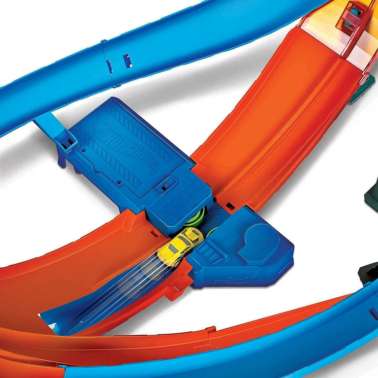 Hot Wheels Massive Loop Mayhem Track Set with Huge 28-Inch Wide Track Loop  Slam Launcher, Battery Box & 1 1:64 Scale Car