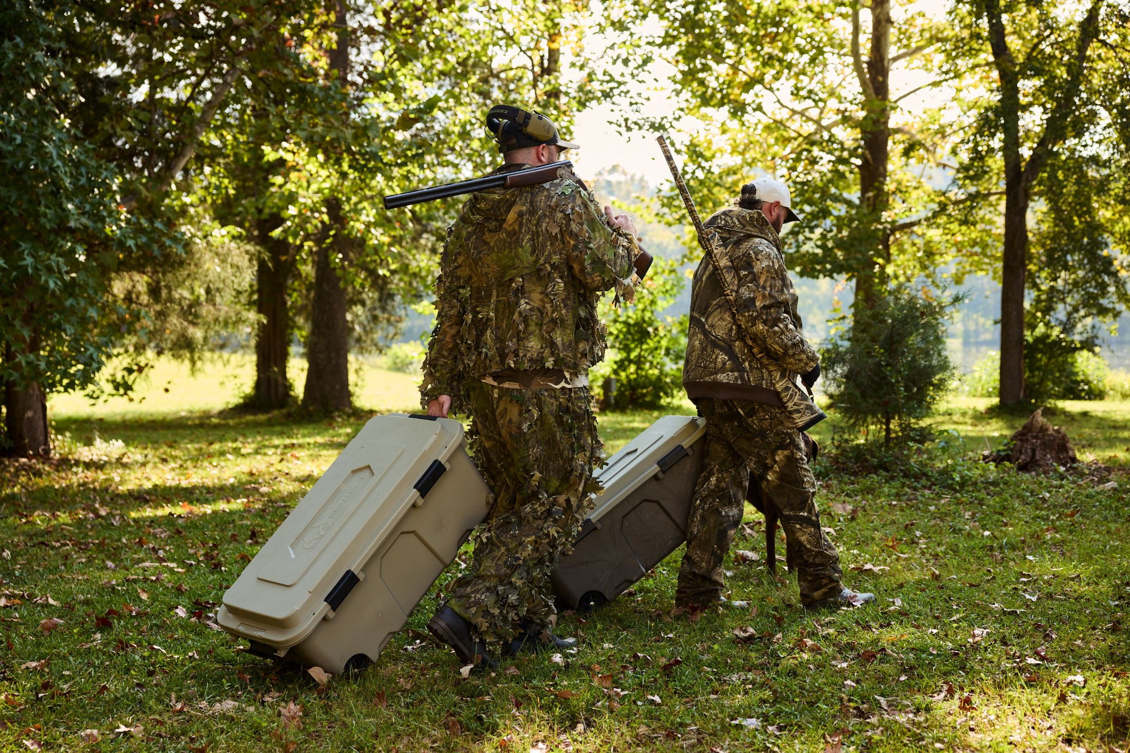 Realtree® WEATHERMAX™ 31 Gallon Marbled and Tan Wheeled Storage Tote with Latching Lid, Heavy Duty Plastic Storage Bin