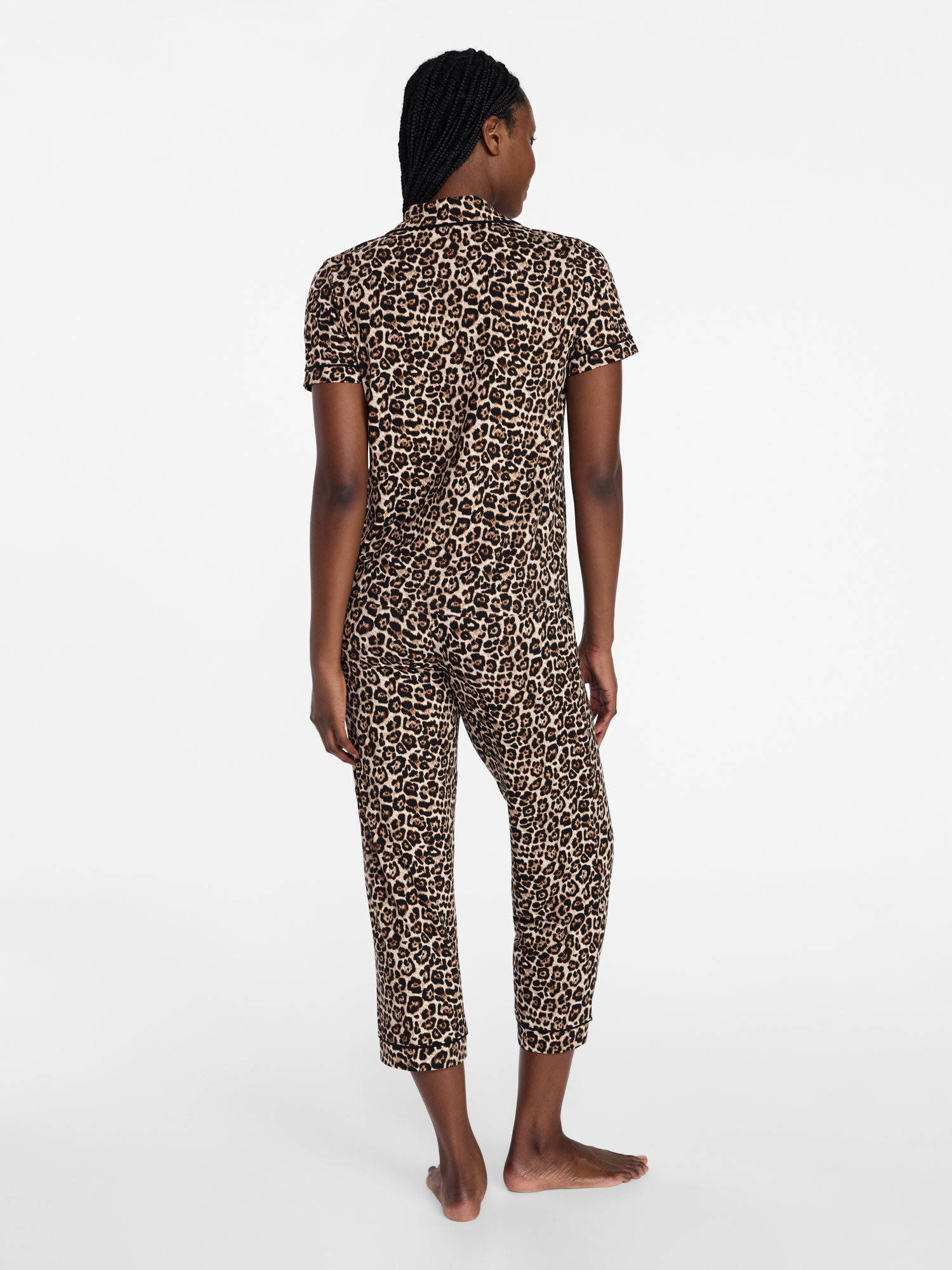 Joyspun Women's Dreamy Soft Collection Notch Collar Top and Capri Pants Pajama Set, 2-Piece, Sizes XS-3X