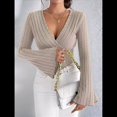 thumbnail image 4 of Camiseta de Larga Ajustada con Cuello en V Acanalado para Mujer, Top Informal de Moda con Mangas Acampanadas. Caqui XL, 4 of 8