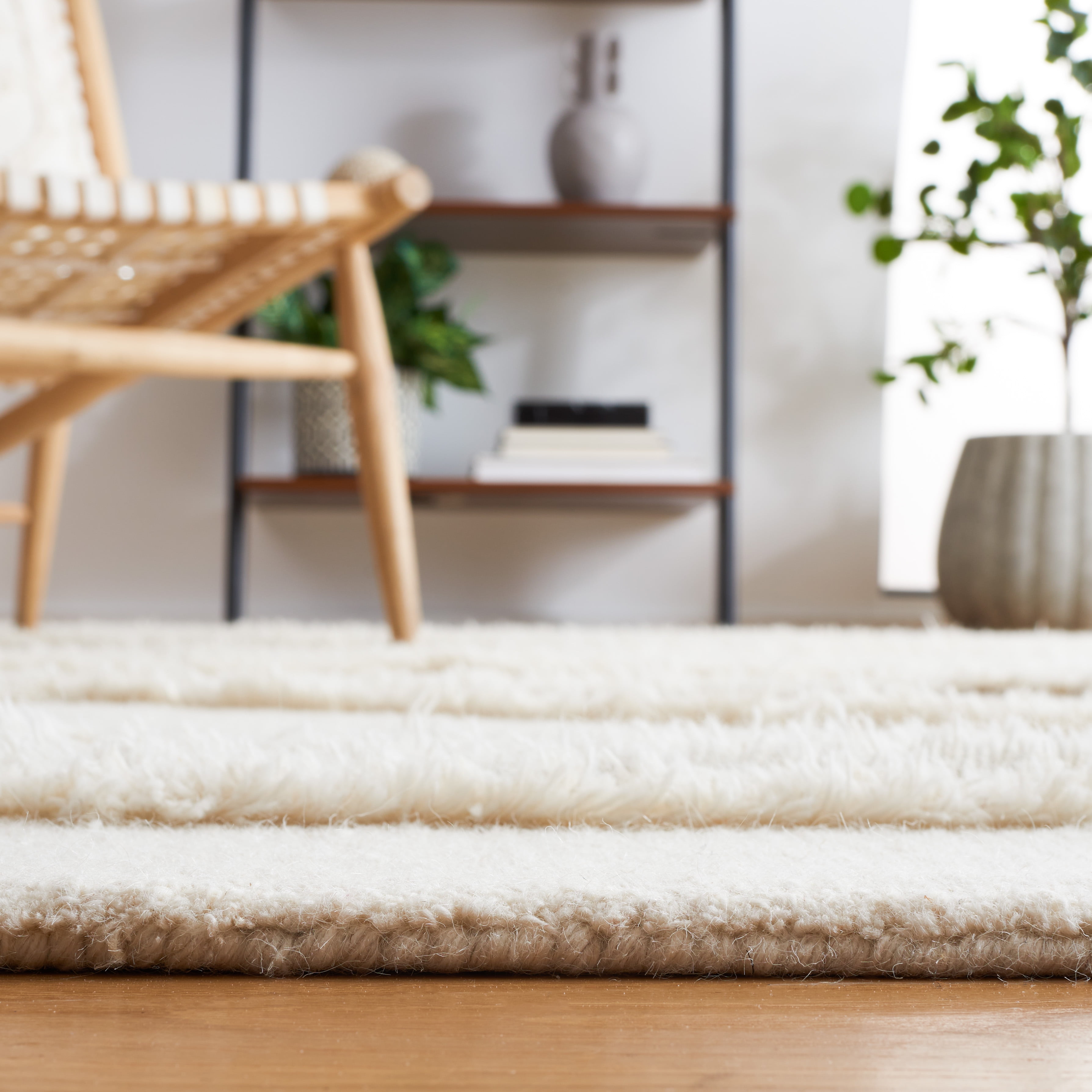 SAFAVIEH Casablanca Katherina Diamond Area Rug, Ivory/Brown, 6' x 9'