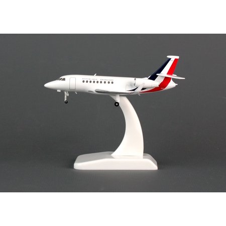 HOGAN WINGS B スケール ダッソー ファルコン 2000LX フランス空軍F-RAFC 5842
