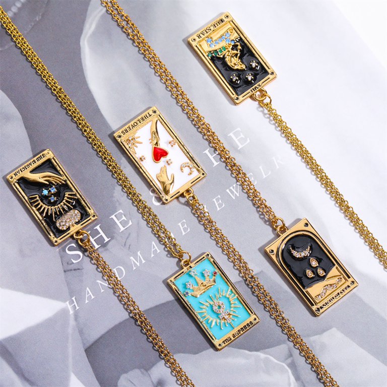 Mysticism Divination Tarot Card Pendant Necklace - Rider Waite Amulet With Sun Moon Star Patterns
