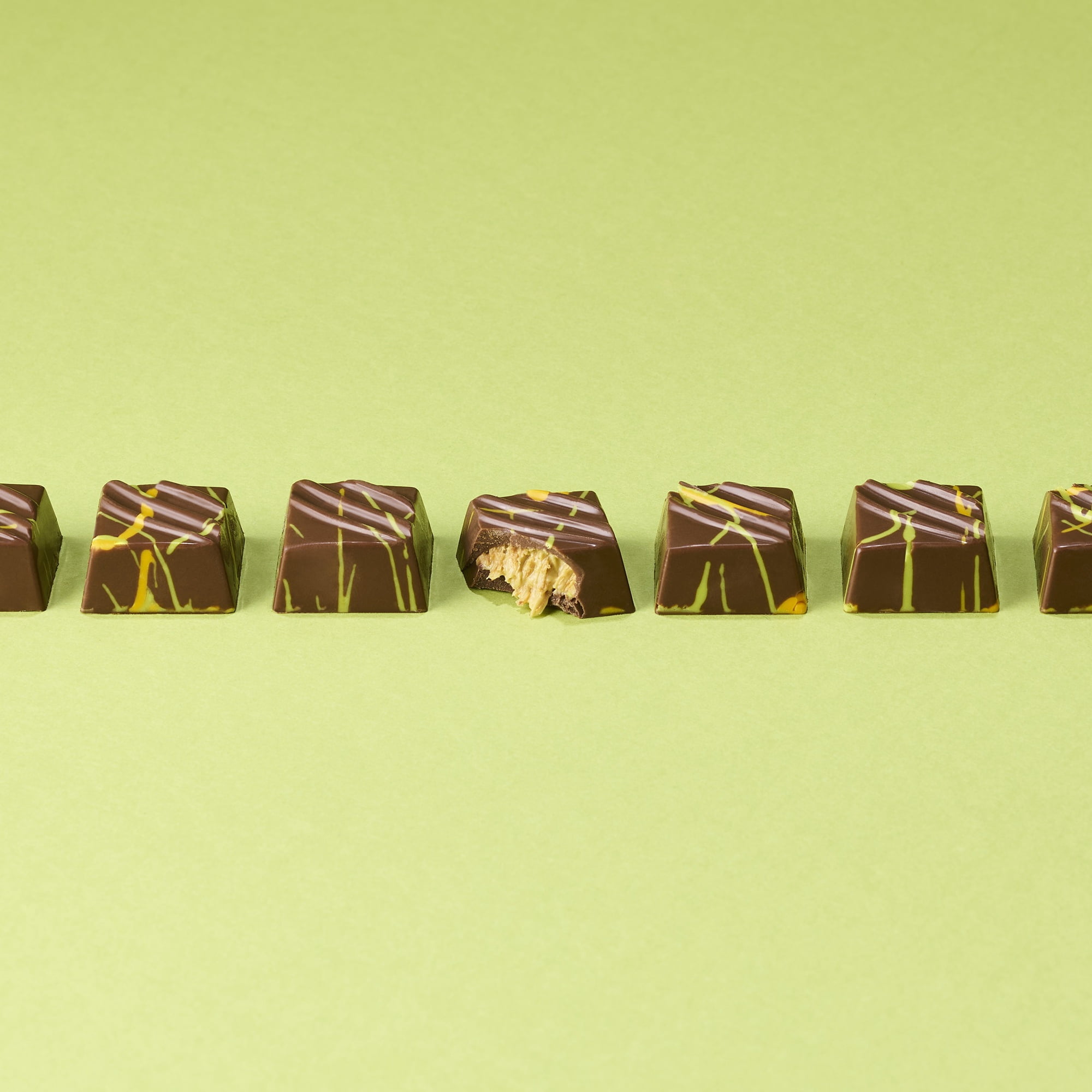 bettergoods Dubai Style Pistachio Creme Milk Chocolate Truffles, 8 Count