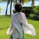 thumbnail image 2 of Camisa blanca de protección solar para mujer, cárdigan sexy de gasa sin espalda con protección solar, blusa informal holgada de color liso elegante de verano, 2 of 4