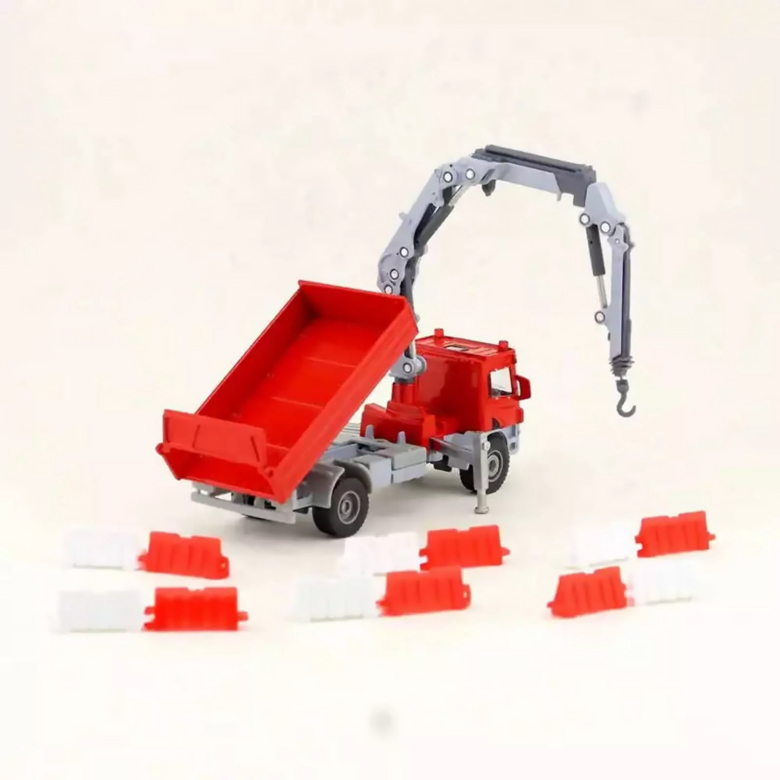 Fine Alloy Crane Truck Model, Strictly Proportional, 1:50 Scale, Excellent for Decorating Home & Special Gifts
