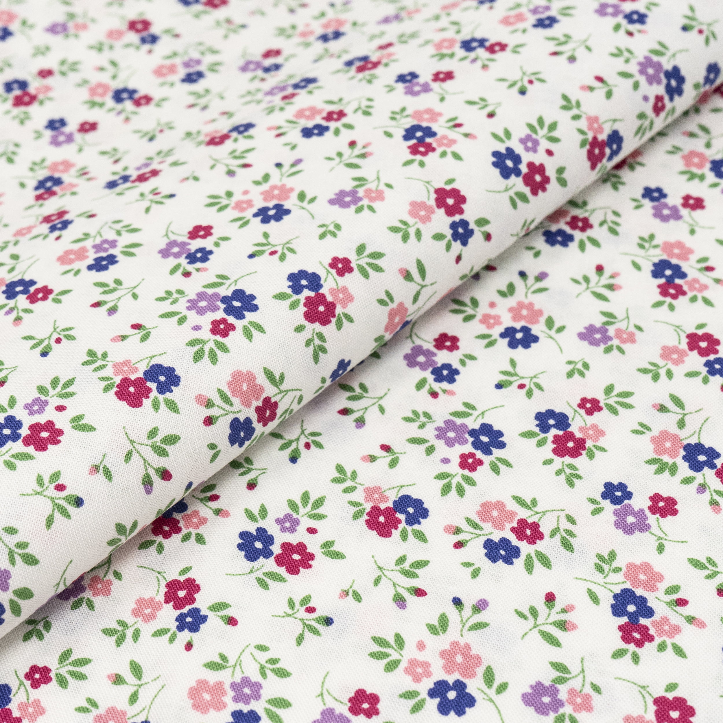 Singer Print Fabric, 100% Premium Cotton, Sewing Quilting, 44 inch, Purple Pink Flower On White 3 Yard Cut