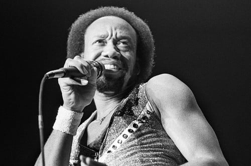 WIND & FIRE IN CONCERT MAURICE WHITE AND GROUP SINGING 24X36 POSTER EARTH 
