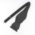 thumbnail image 3 of Corbata de moño Hugo Pajarita negra clásica con puntos blancos, 3 of 7