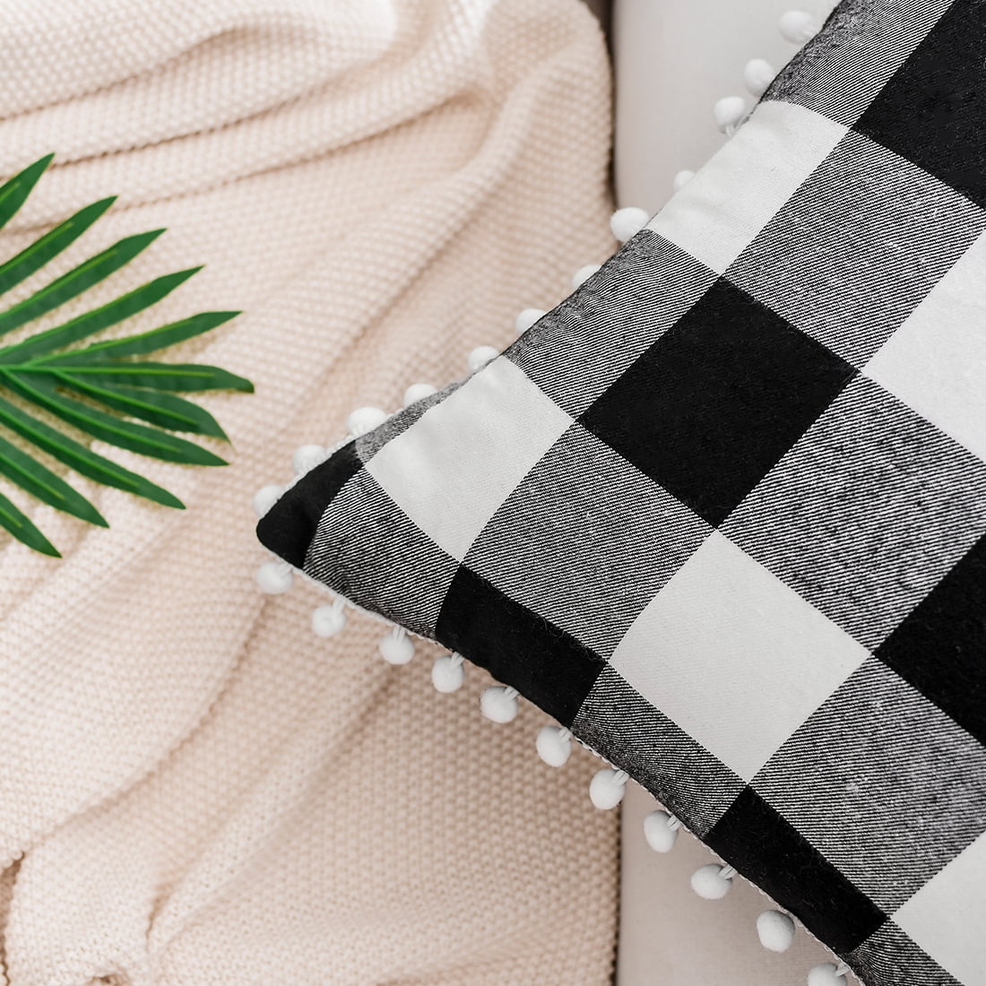 Unique Bargains 2-Pack Retro Pom Decorative Throw Pillow Covers 18" x 18" Black and White