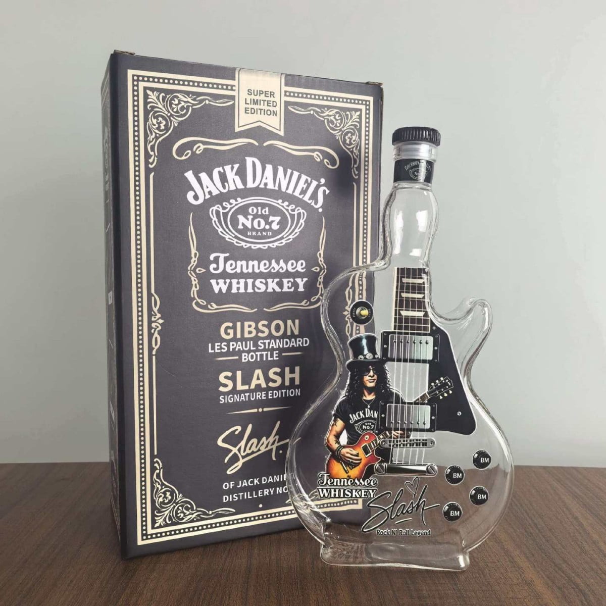 390ml Guitar Shaped Whiskey Decanter 390ml Glass Liquor Bottle Gifts For Music Lovers