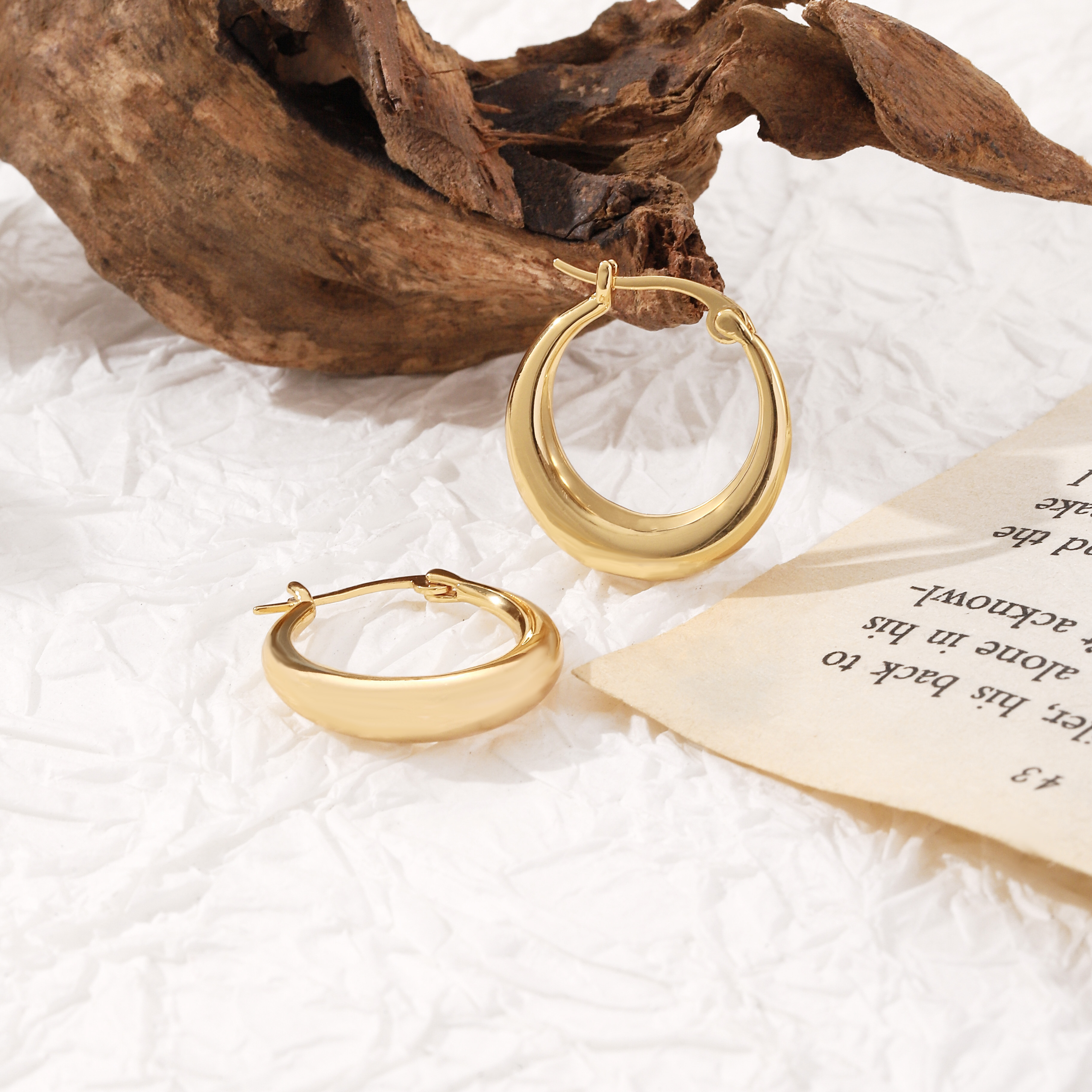 Amy & Annette 14K Gold Graduated Hoop Huggie Earrings photo 7
