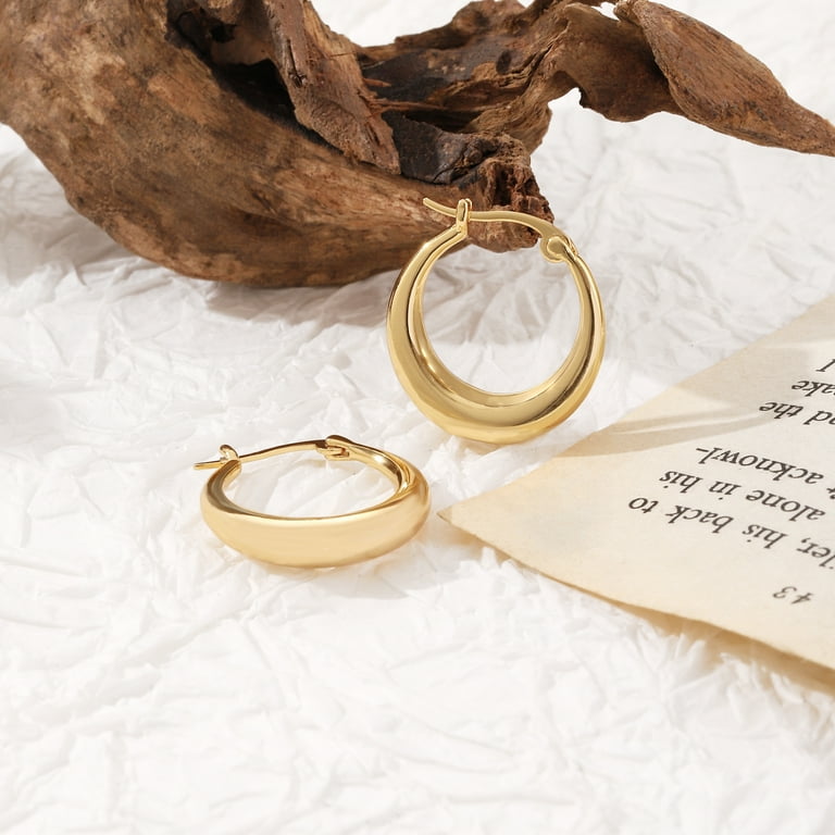 Amy and Annette 14K Gold Graduated Hoop Huggie Earring in 14K