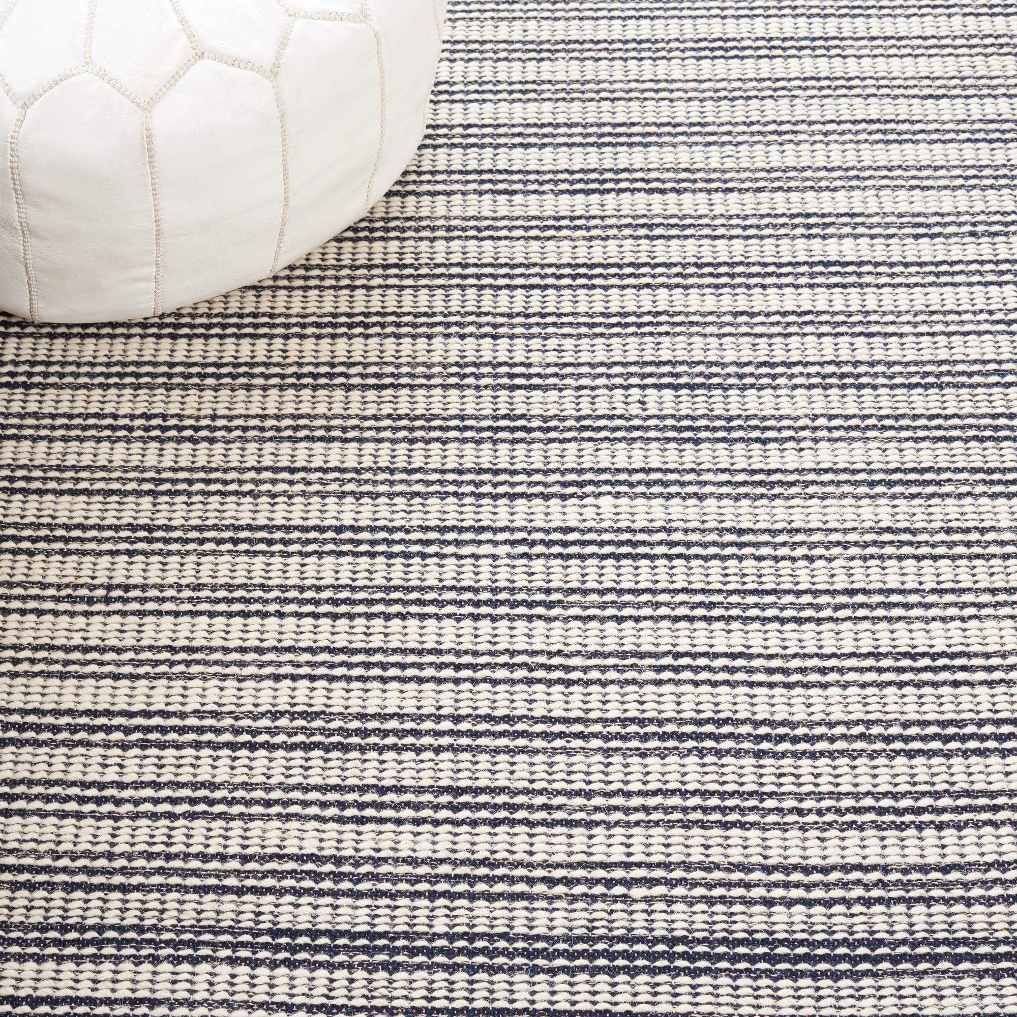SAFAVIEH Ebony Ainsley Modern Area Rug, Ivory/Navy, 3' x 5'