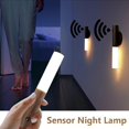 thumbnail image 2 of Lámpara de pared de madera recargable por USB con interruptor, luces de pared inalámbricas de batería para interiores con sensor de movimiento, luz blanca cálida magnética para dormitorio., 2 of 5